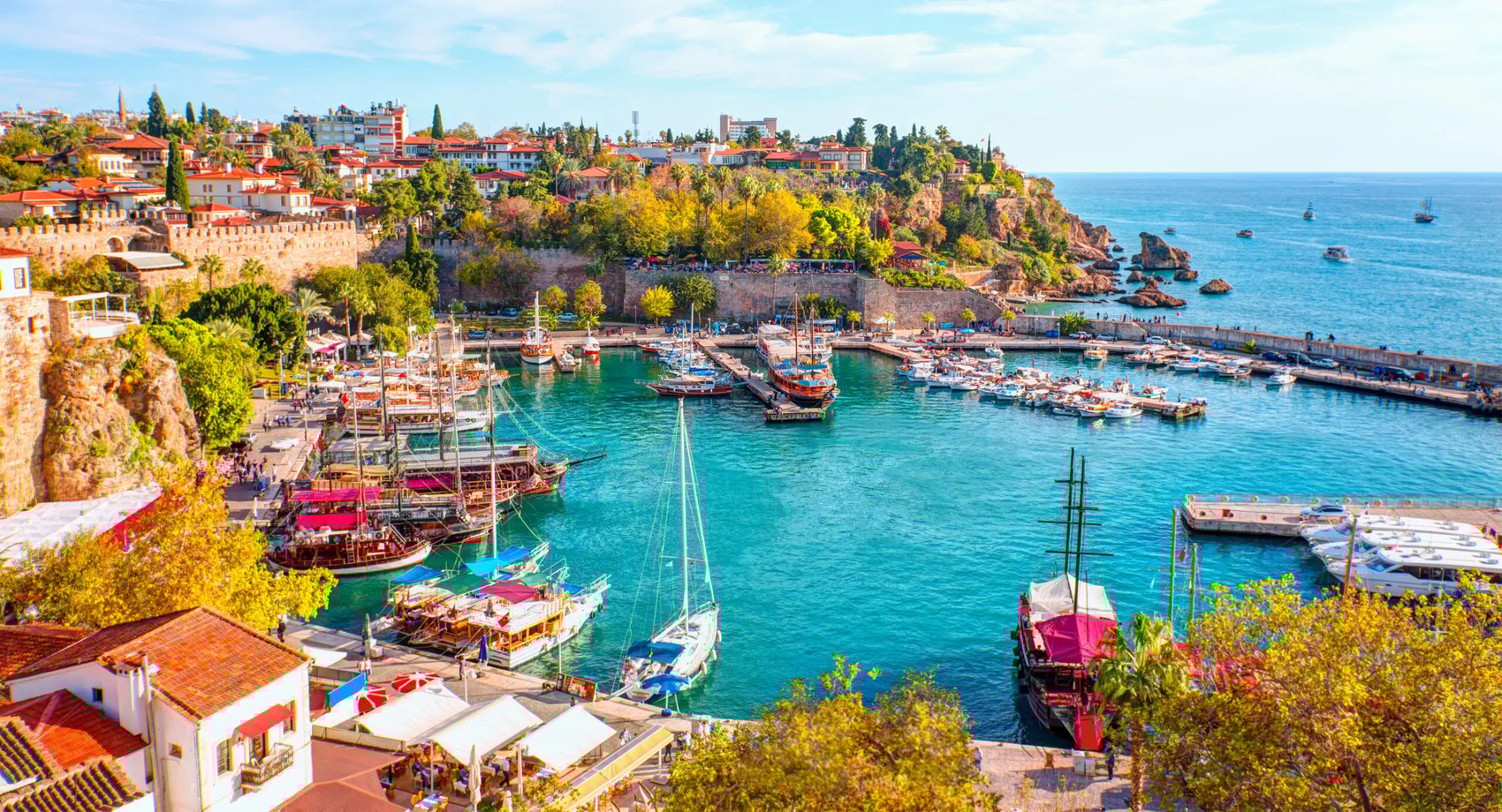 Antalya Dental Holiday for UK Patients | 7-Day Smile Makeover & Treatment Plan 1 Antalya Old Town and marina — a calm setting for a dental holiday and recovery