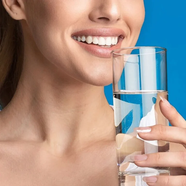 Drinking water improves oral health by supporting saliva and protecting teeth and gums